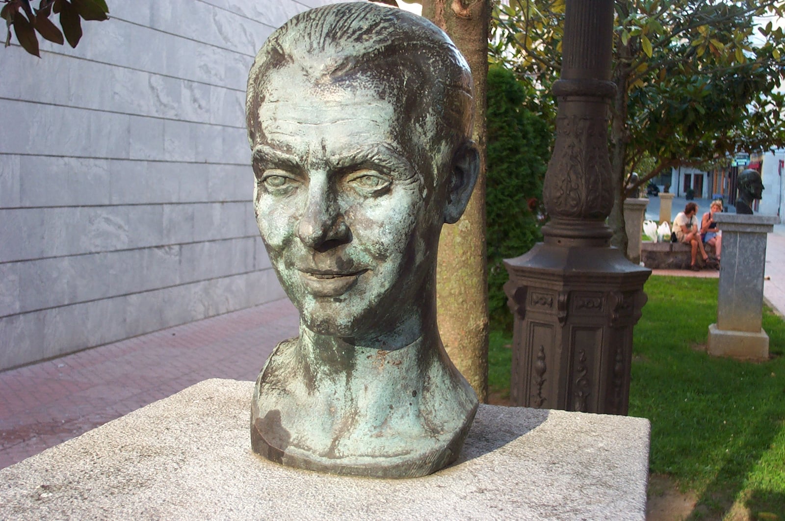 Busto de Federico García Lorca en Santoña, Cantabria