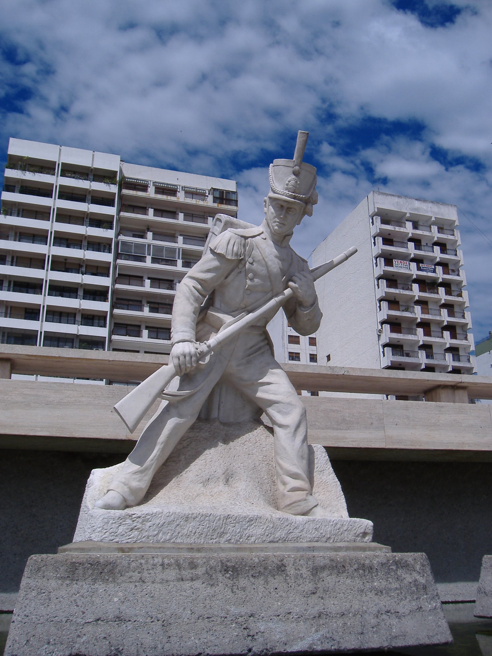 A statue made by Lola Mora