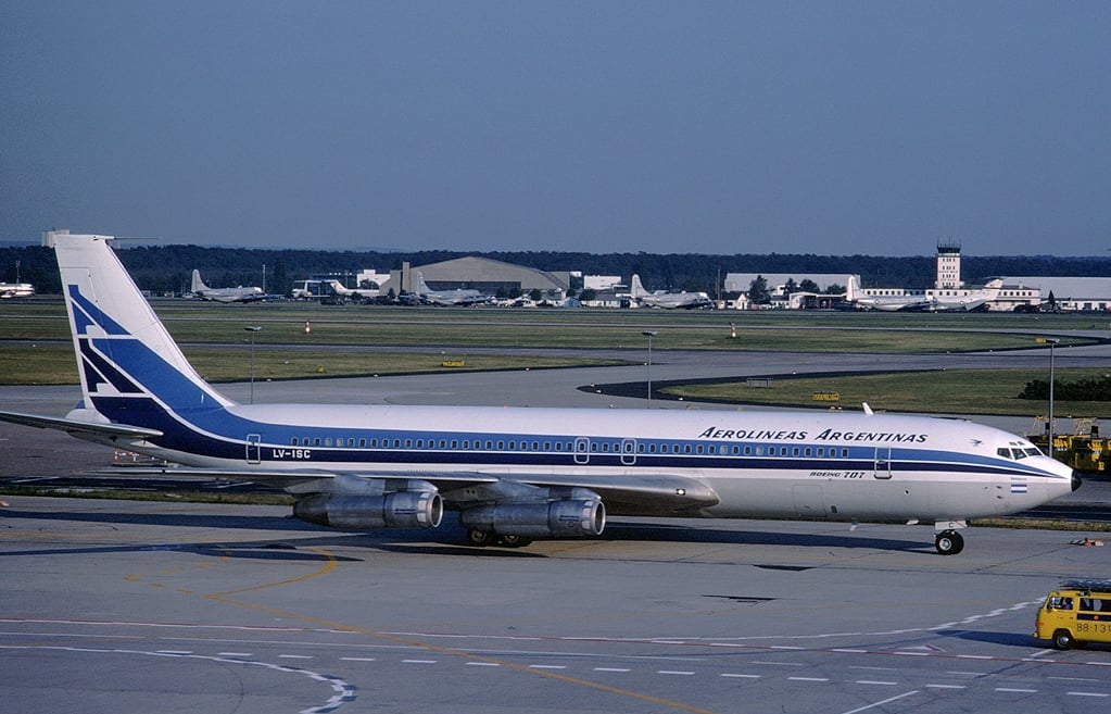 An Aerolíneas Argentinas Boeing 707-387B at Frankfurt am Main Airport