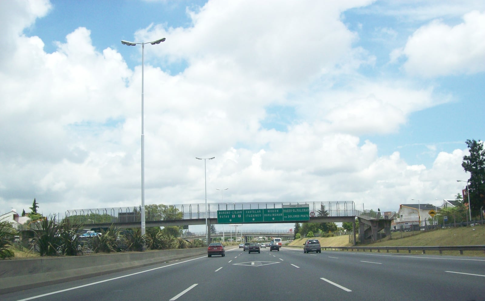 Acceso Oeste a la Ciudad de Buenos Aires en Haedo (km 17).
