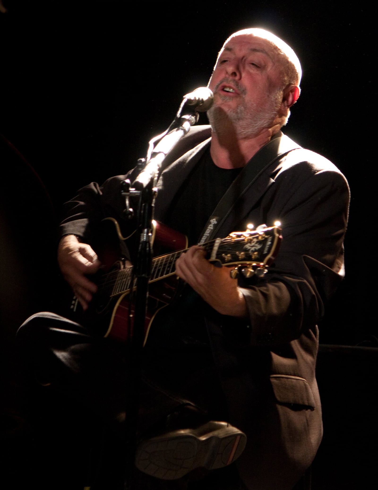 Juan Carlos Baglietto in concert (November 2010, Buenos Aires, Argentina)