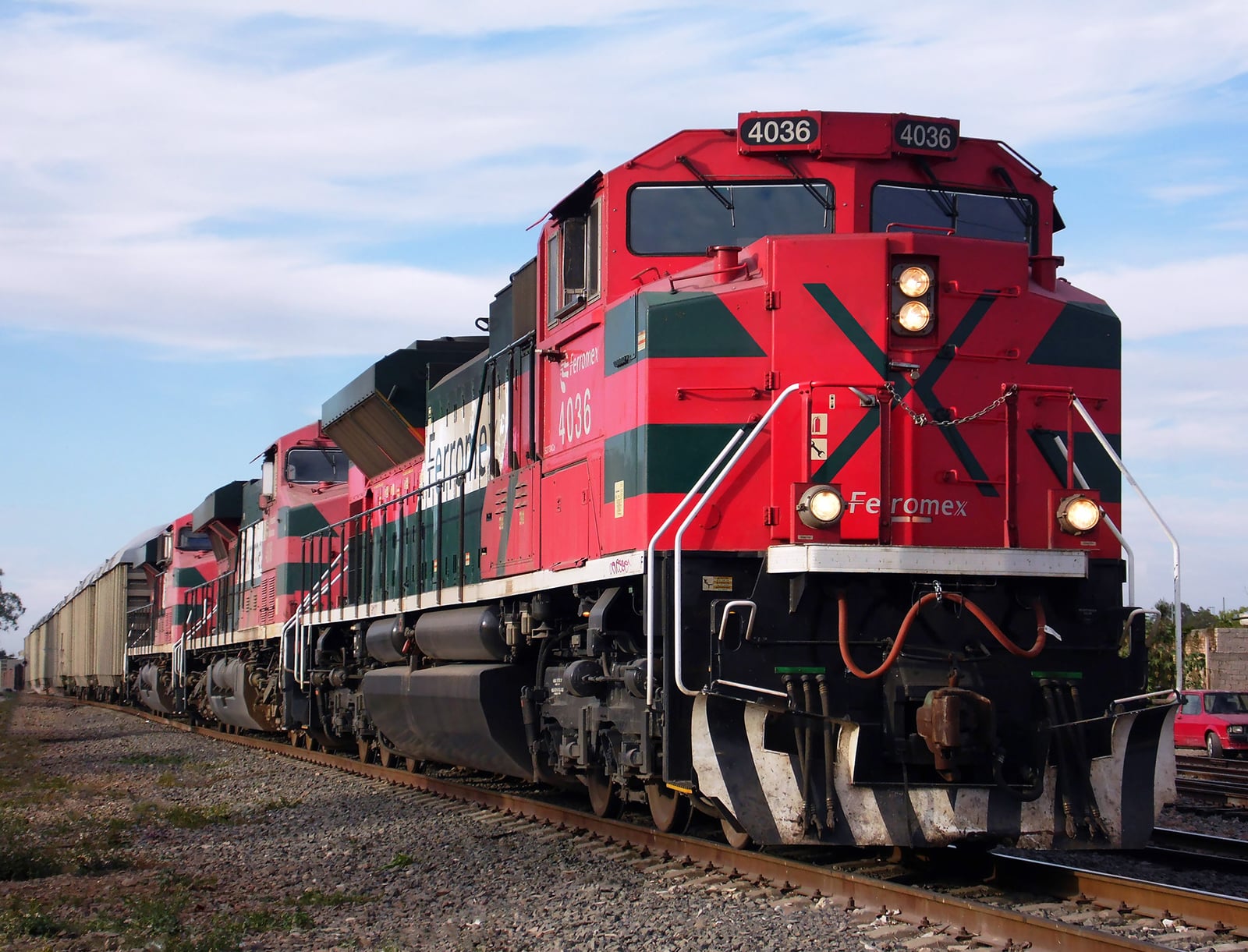 A Ferromex owned diesel-electric SD70ACe locomotive runs through Tepic's yard.