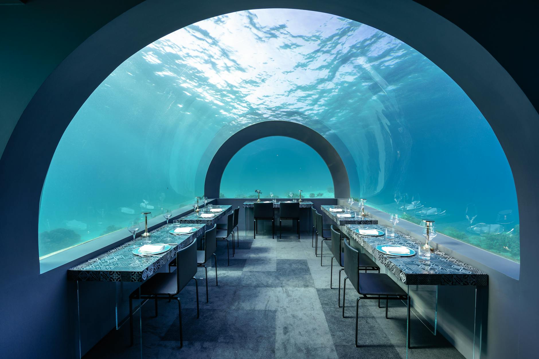 Impresionante Experiencia Gastronómica En Un Restaurante Submarino