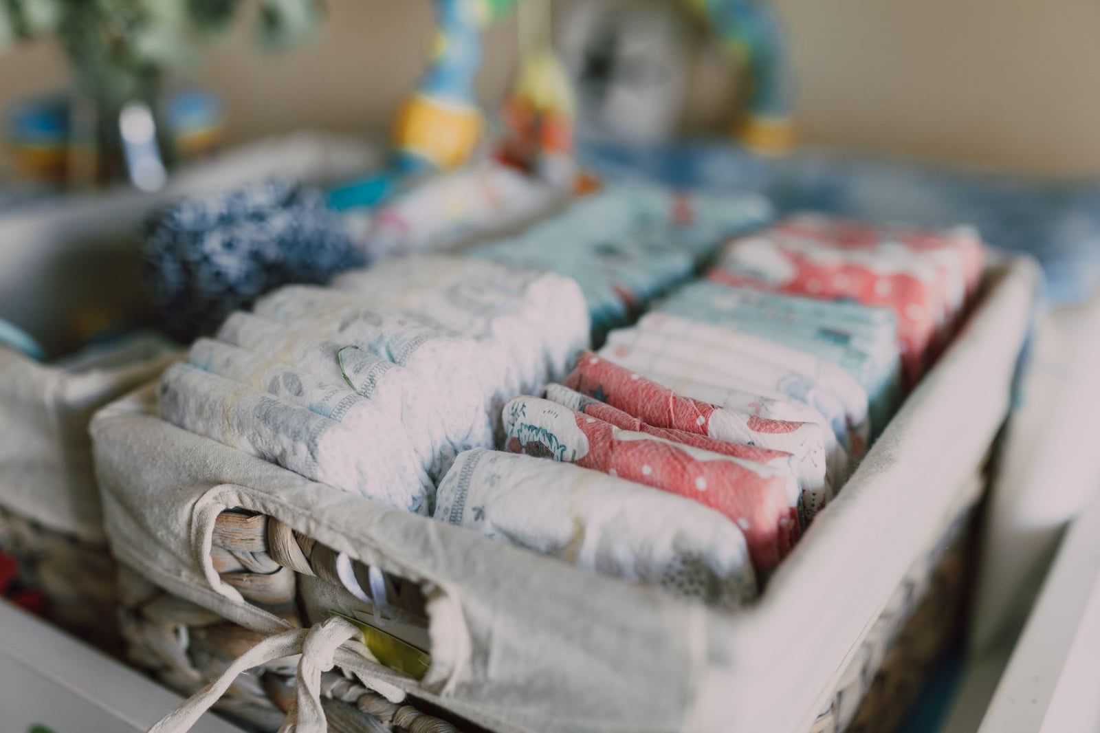 Fotos de stock gratuitas de accesorios de ropa para bebe, almacenamiento de pañales, artículos infantiles