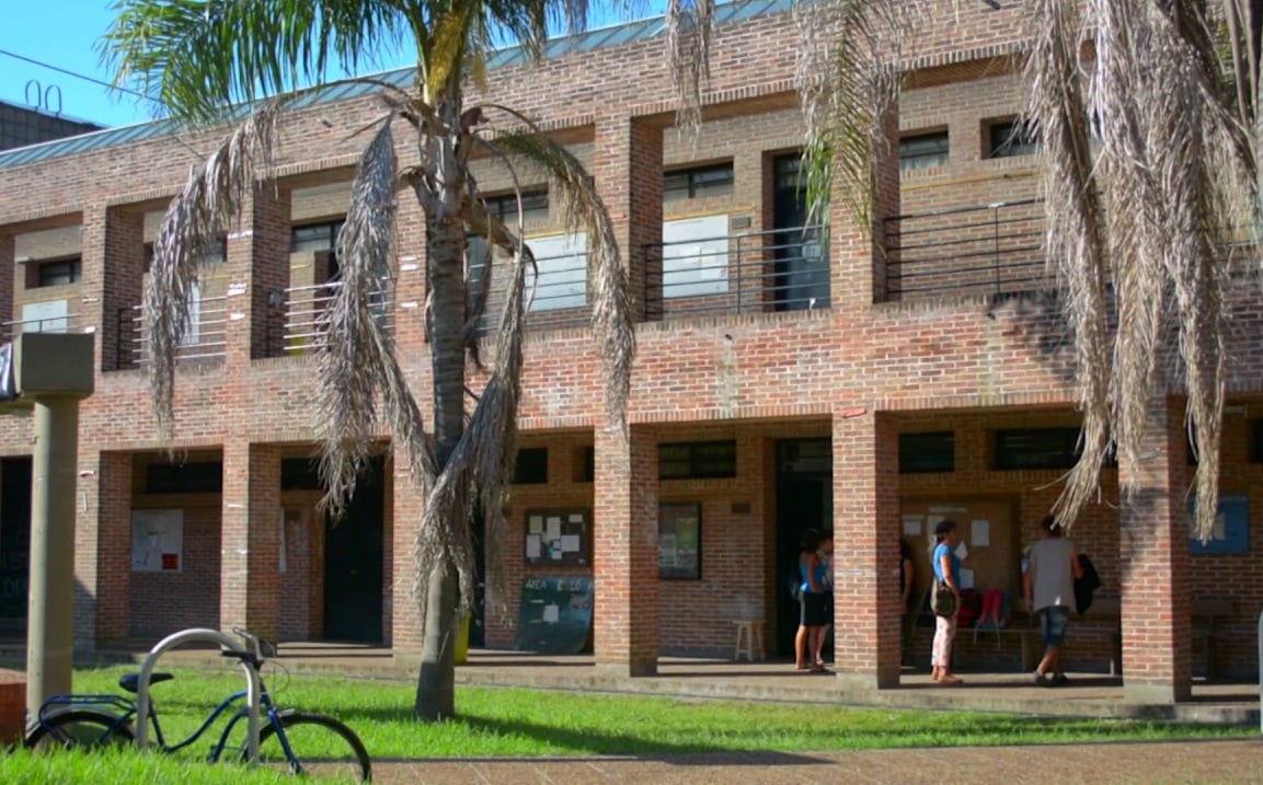 Building located at 122 avenue and 60 avenue. La Plata.