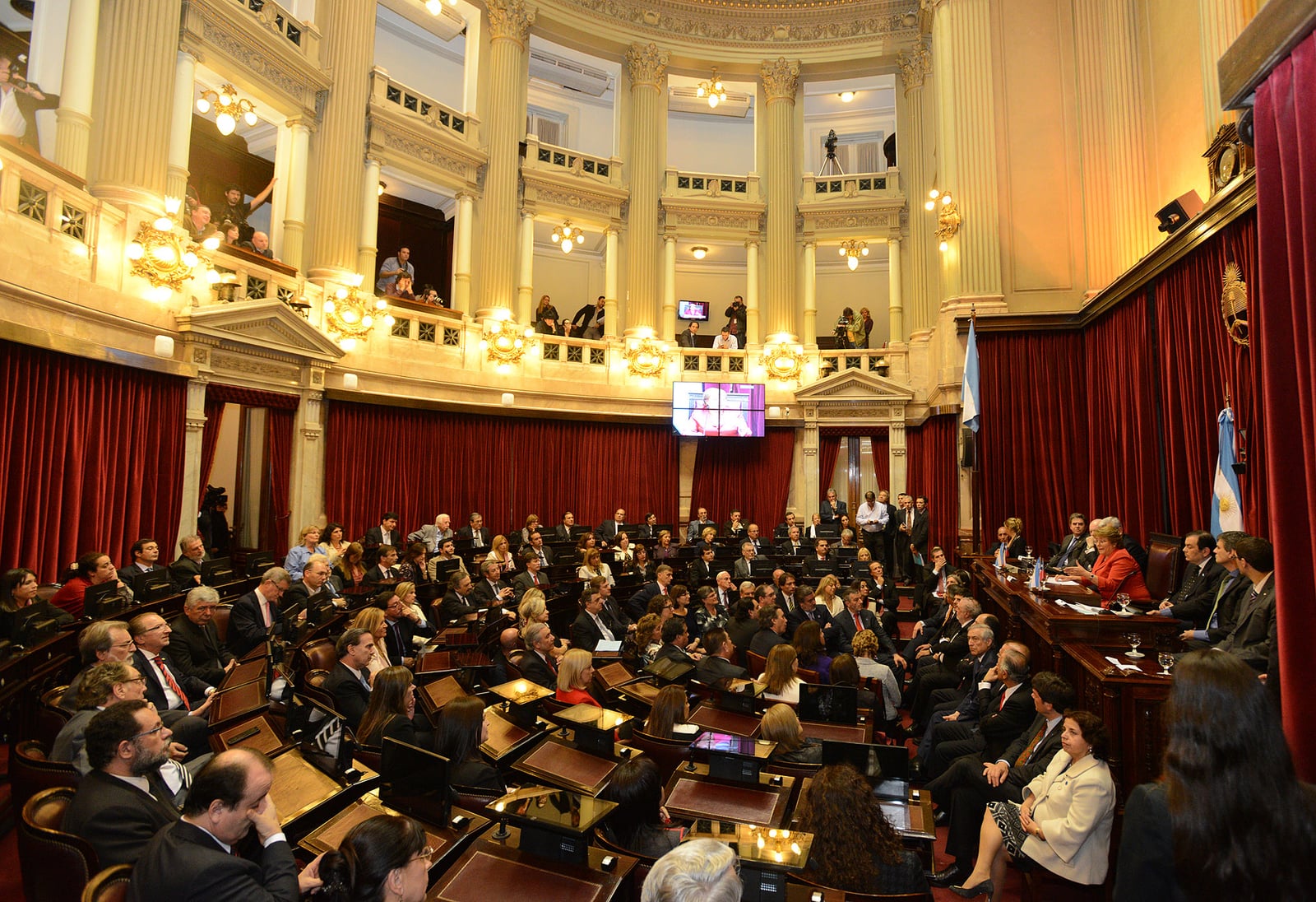 The President of Chile, Michelle Bachelet, addresses the Argentine Senate during her May 2014 state visit.