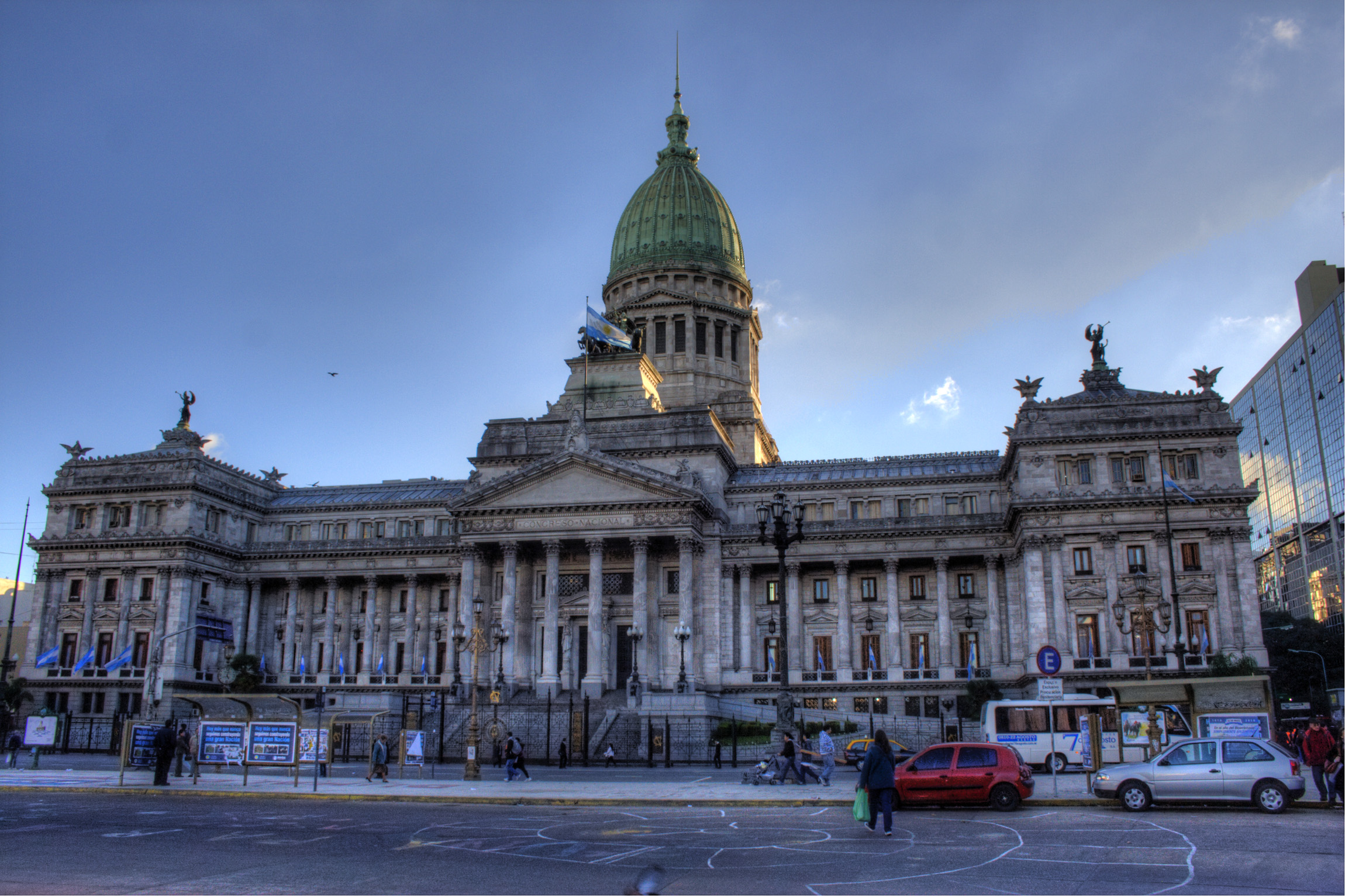 Full view of the Congreso Nacional facing Avenida Callao in Buenos Aires.