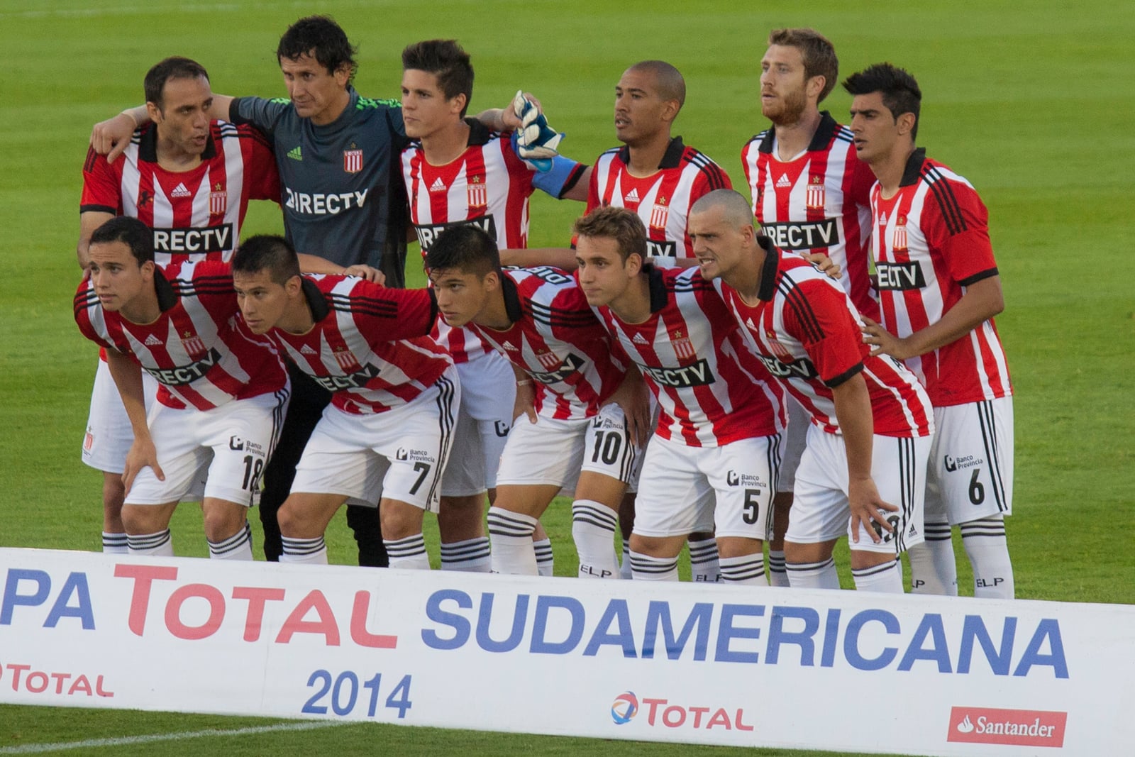 Estudiantes de La Plata starting XI against Penarol in Copa Sudamericana 2014.
