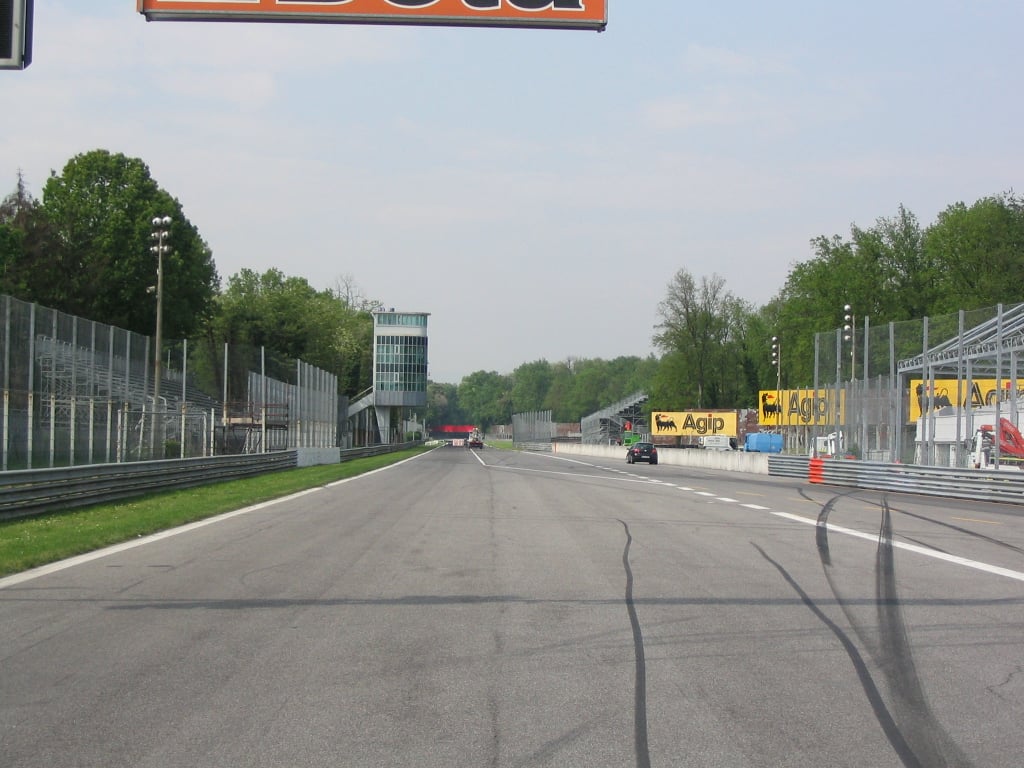 Il rettilineo dell'Autodromo di Monza.