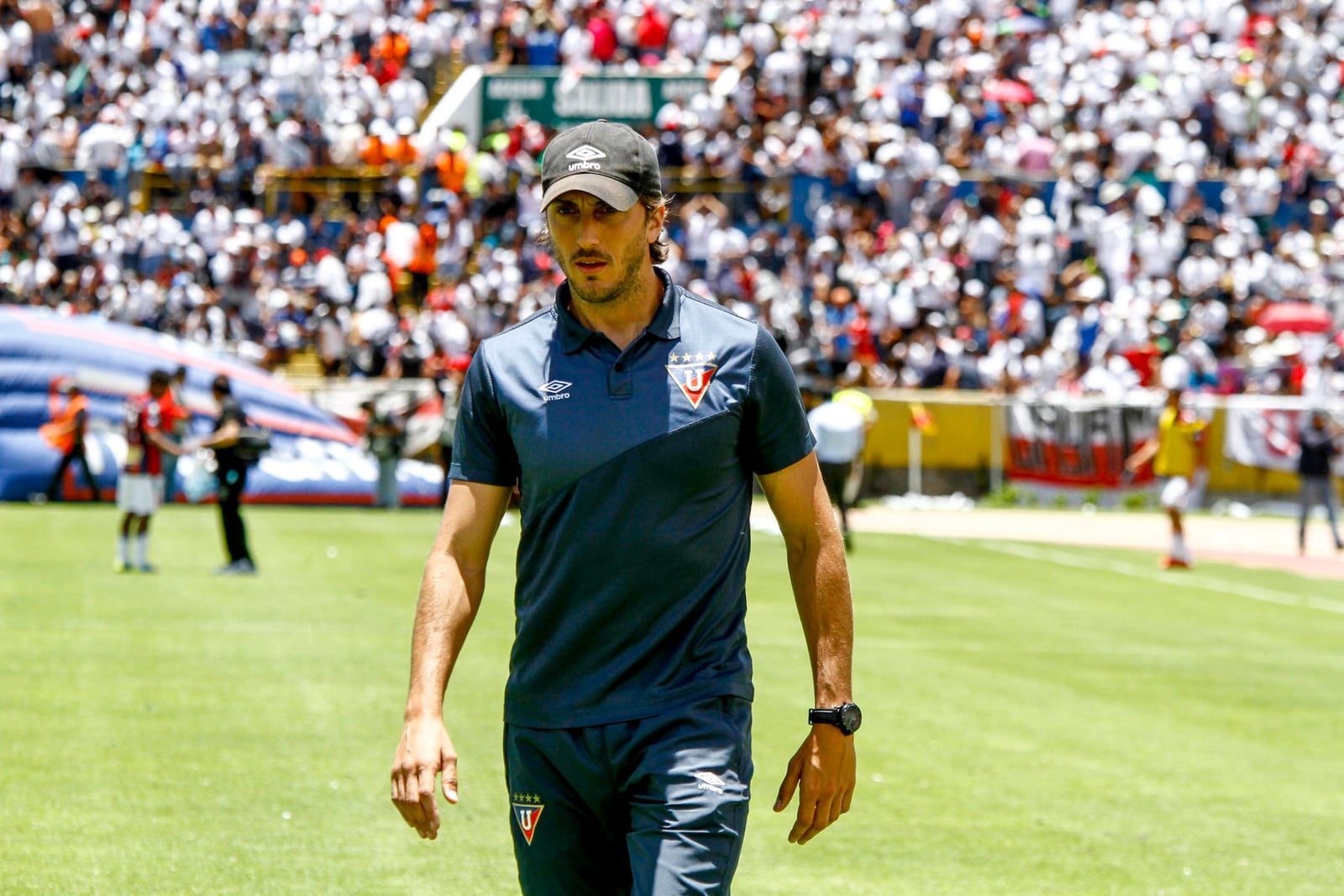 Quito, 08 mar (ANDES).- Por la sexta fecha del Campeonato Nacional de Fútbol, Copa Pilsener se enfrentaron los euipos de LDU de Quito y el Dep. Quito en esl estadio Olímpico Atahualpa de la ciudad cap