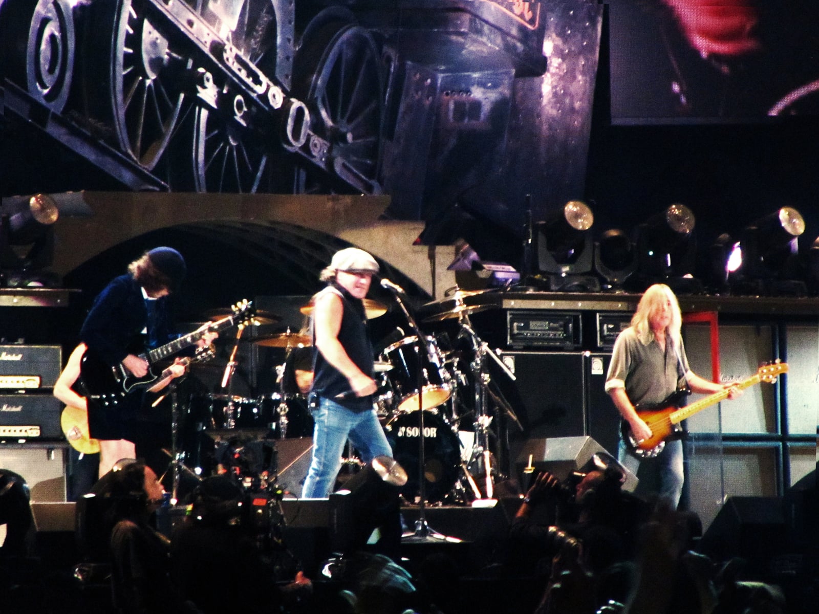 AC/DC Argentina 2009 - Estadio Monumental, Buenos Aires. Live at River Plate. Black Ice World Tour.