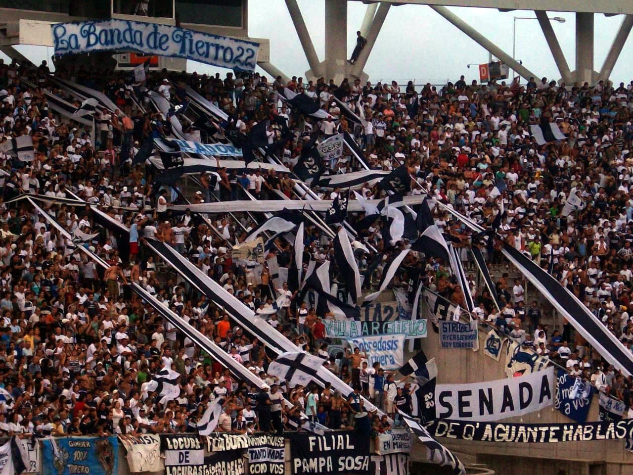 Soccer fans, The 22