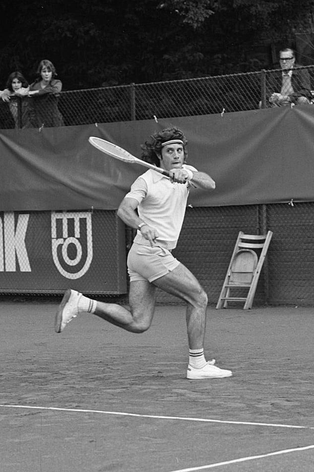 Argentinian tennis player Guillermo Vilas at the 1974 Dutch Open tournament.