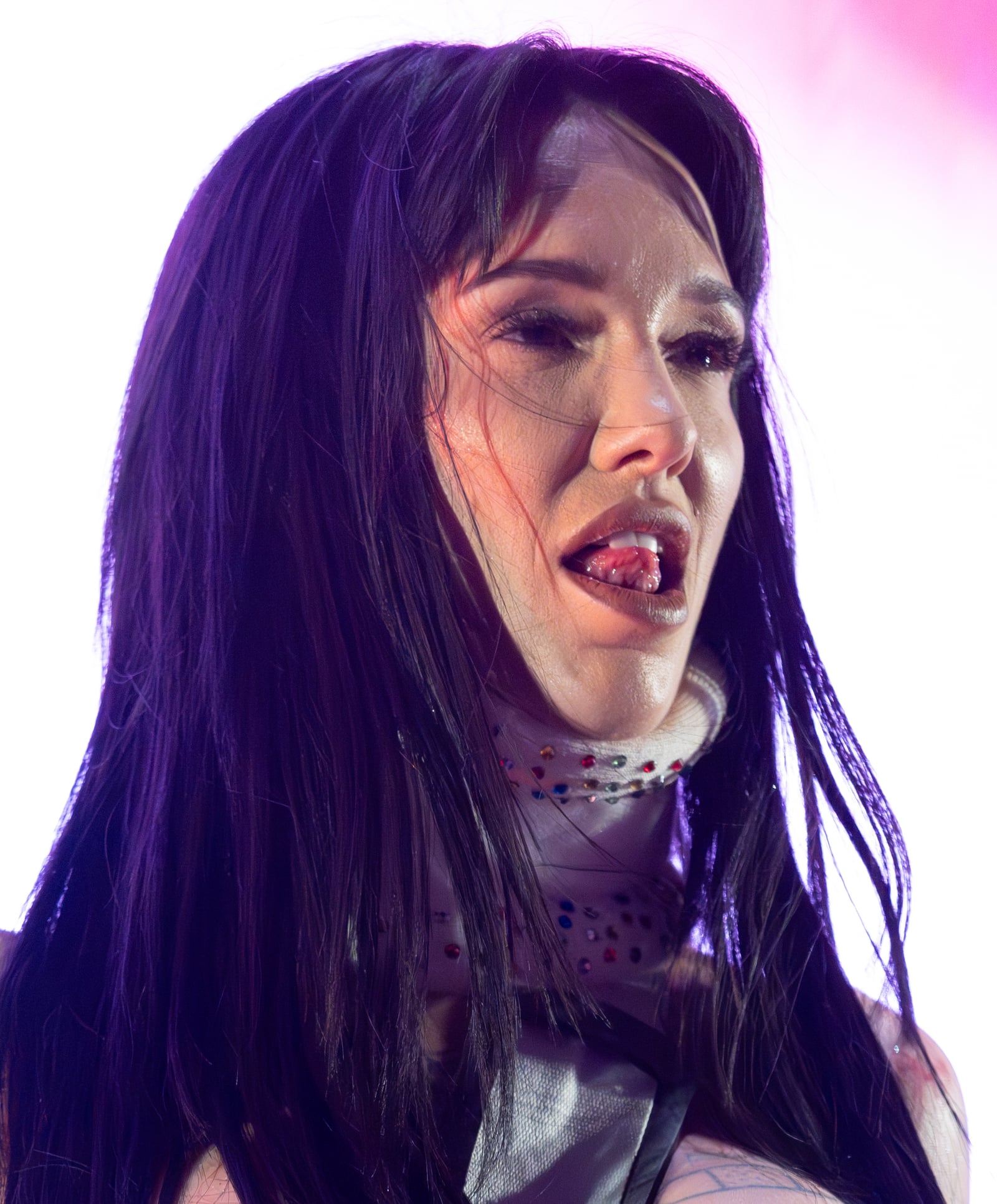 Argentine trap and RKT artist La Joaqui captivated the Puerta del Sol stage at Madrid Pride 2025 on Saturday, July 5, delivering a high-energy set under dynamic club-style lighting. Known for viral hi