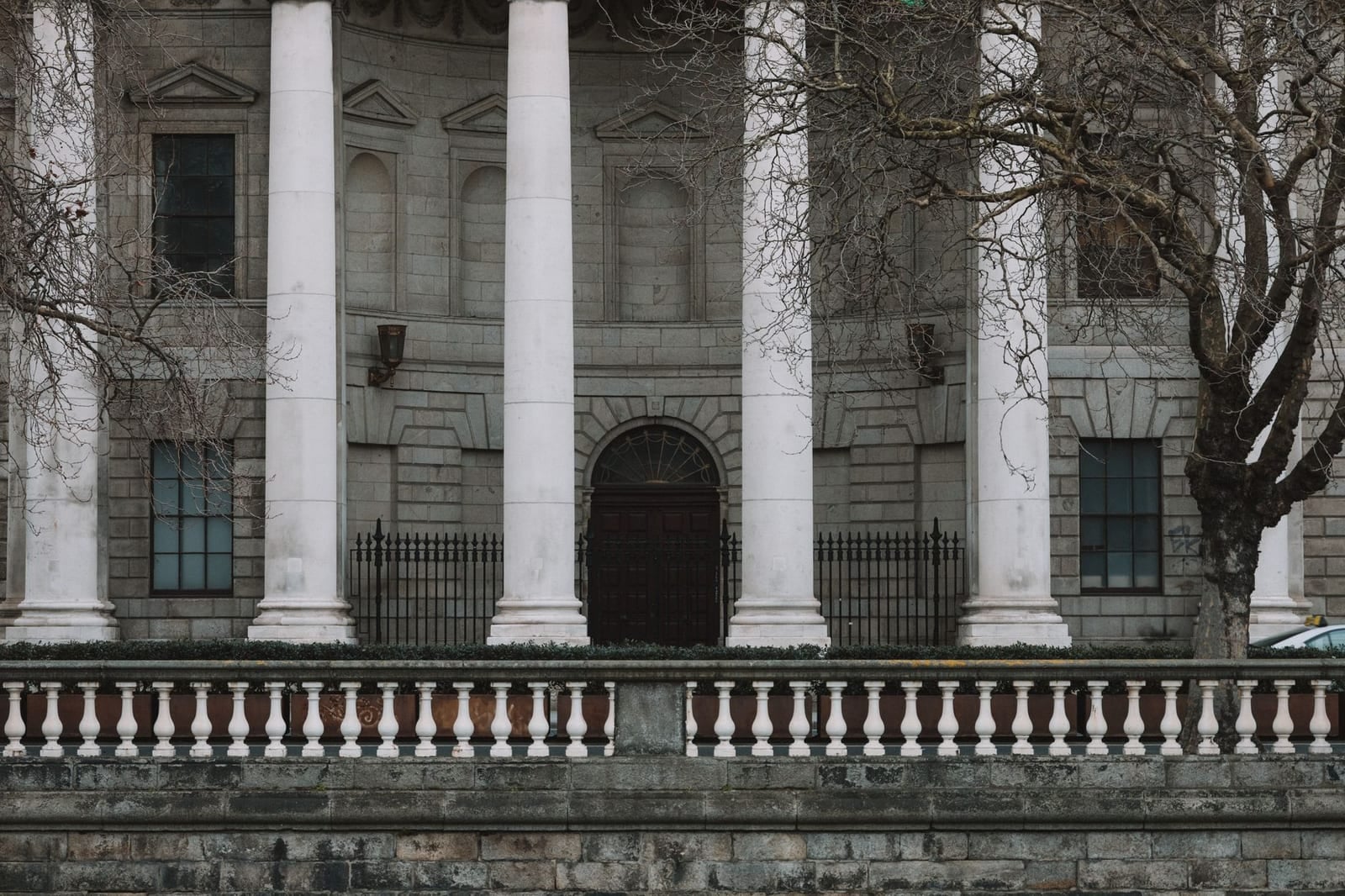 Fachada de tribunales