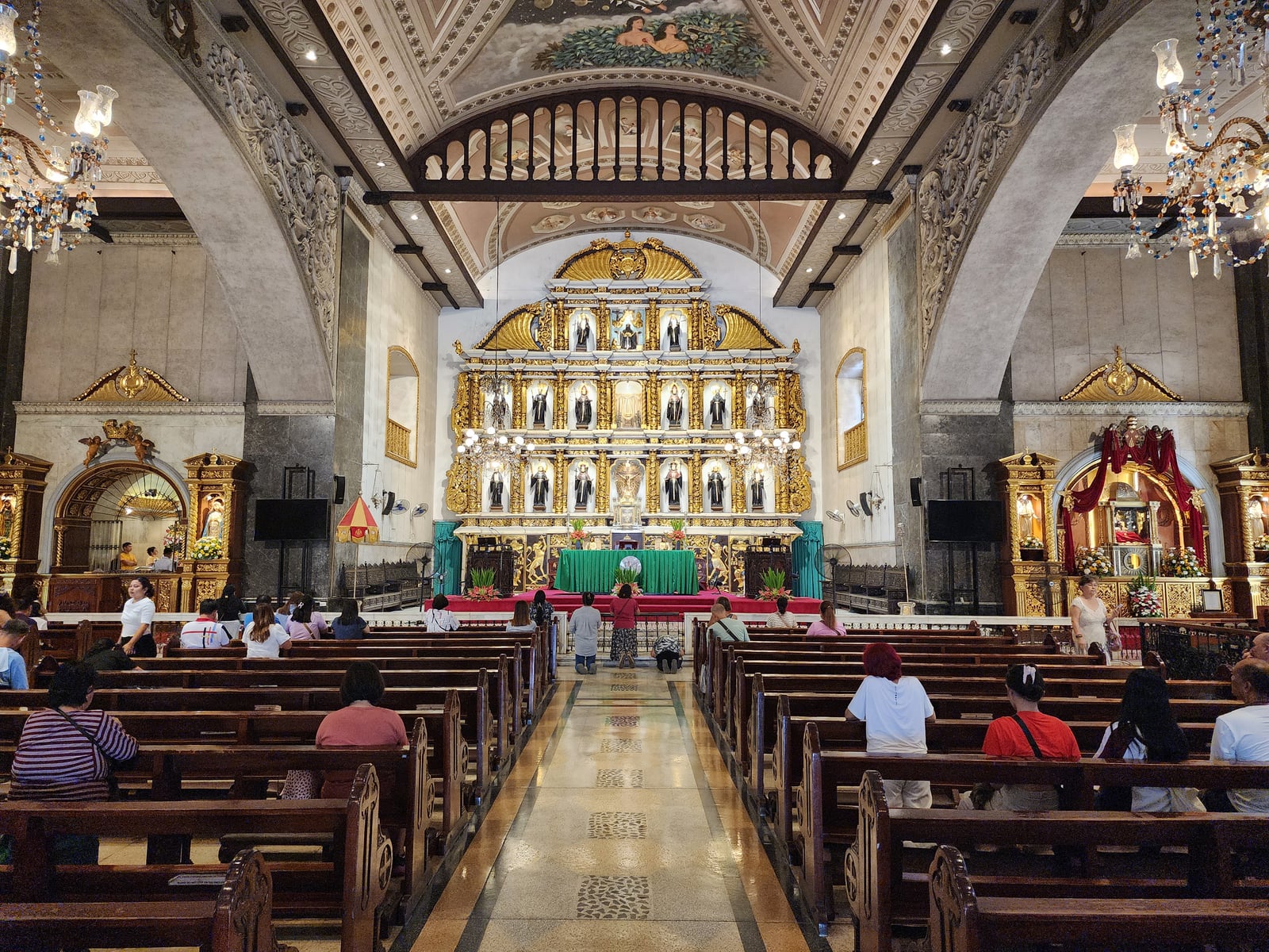 Main sanctuary of the Basilica del Santo Niño in Cebu City.