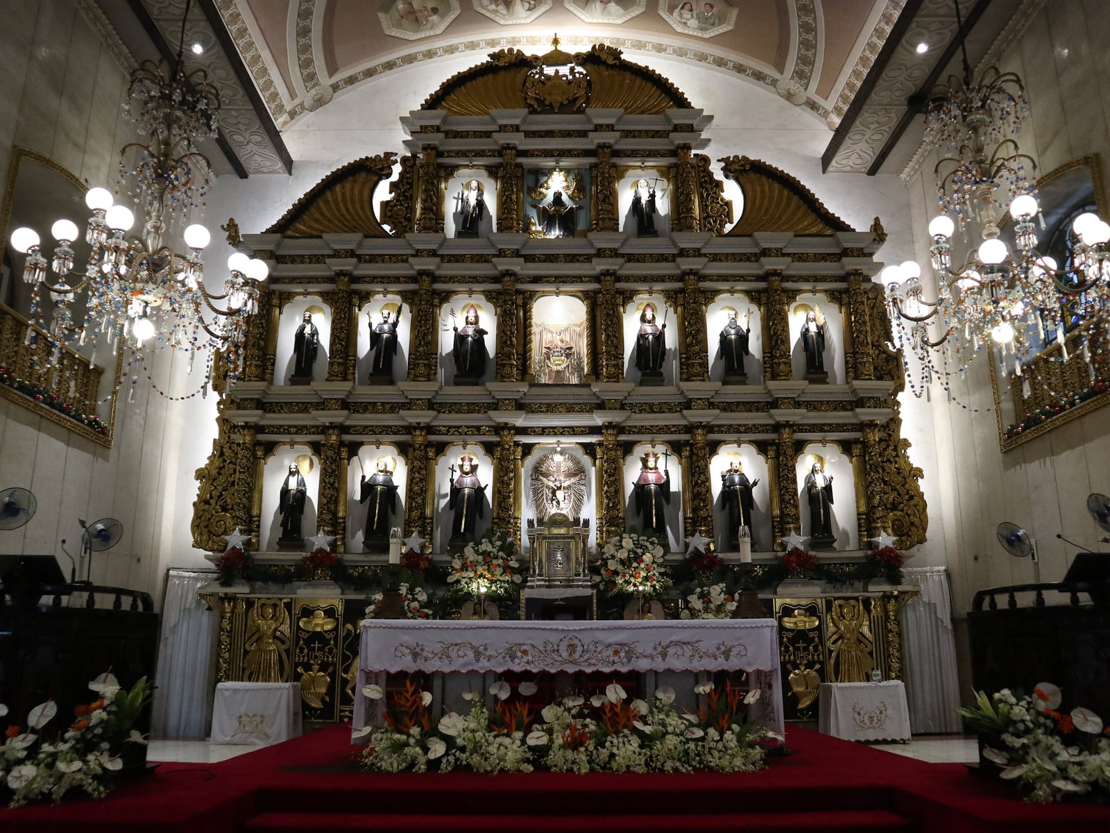 Inside Basilica Minore del Santo Niño de Cebu, Osmeña Boulevard, Cebu City
