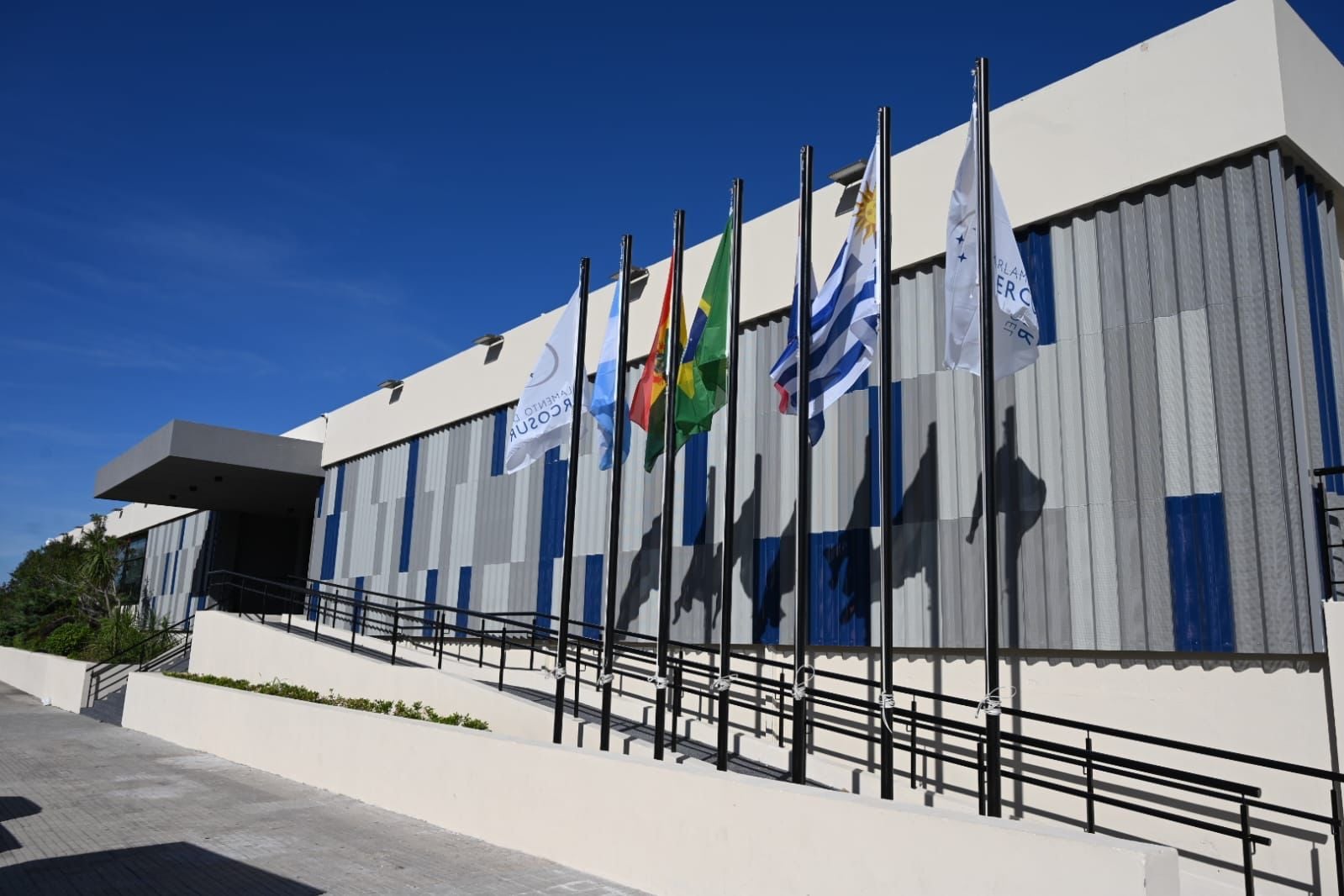 Fachada do Parlamento do MERCOSUL em Montevidéu, Uruguai