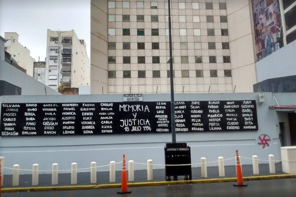 This is a photo of an Argentine monument identified by the ID