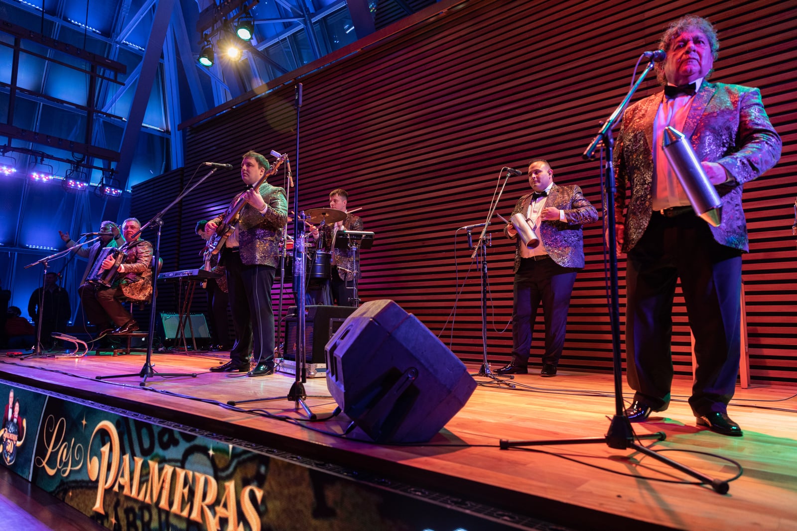 Buenos Aires, 1 de junio de 2022.- El Ministro de Cultura de la Nación, Tristán Bauer, recibió al grupo de cumbia Los Palmeras. Fotos: Augusto Starita / Ministerio de Cultura de la Nación.