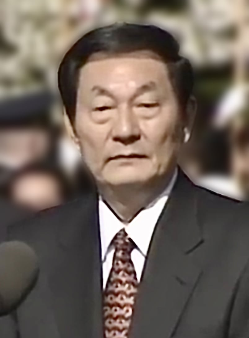 ​1999年，朱镕基访问美国时摄于白宫。