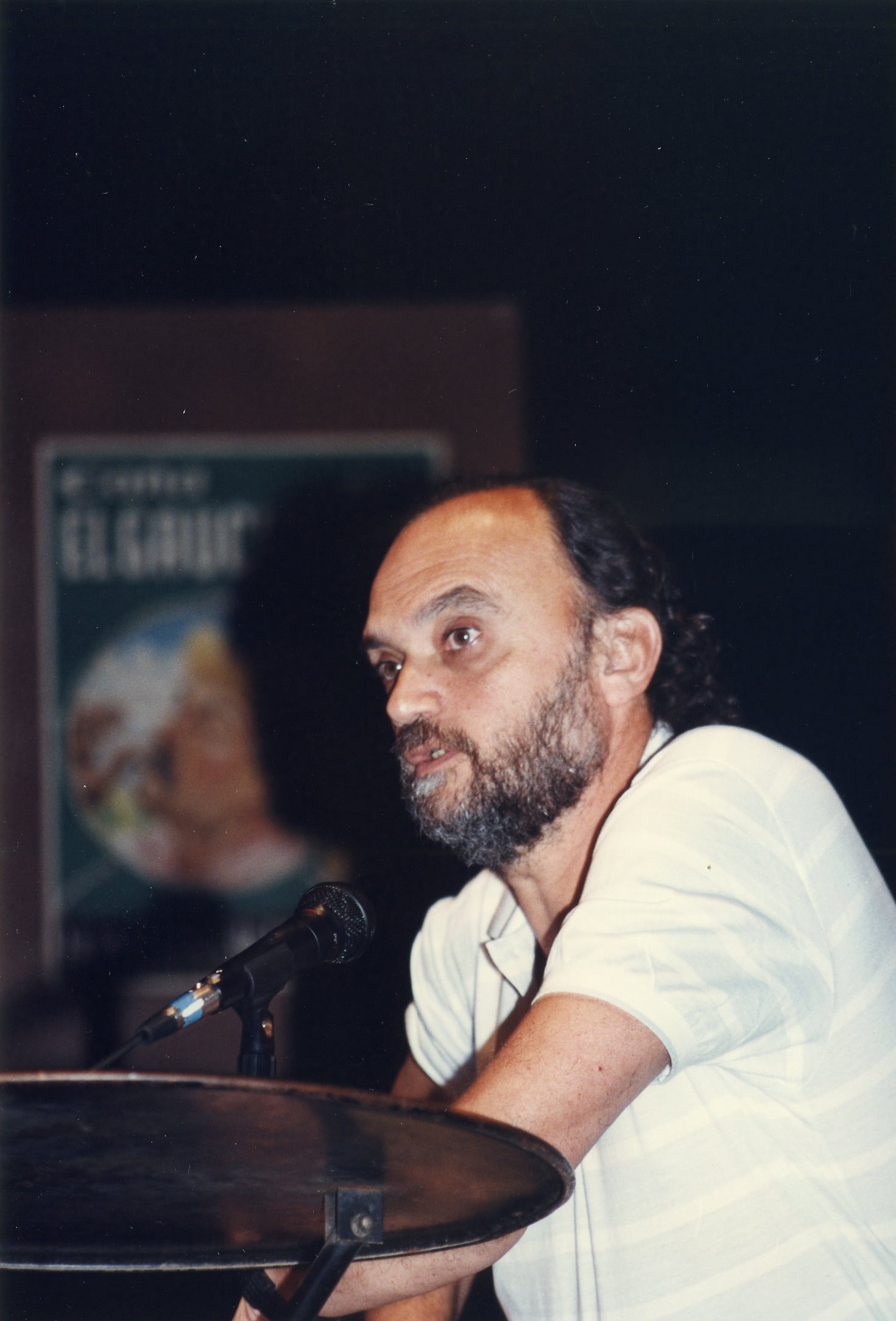 Reynaido Sietecase presentó su libro "Bares, barcos en tierra a orillas del Paraná": con fotos de Mario Laus. Dialogaron Jorge Diestra, Roberto Fontanarrosa y Gary Vila Ortiz.