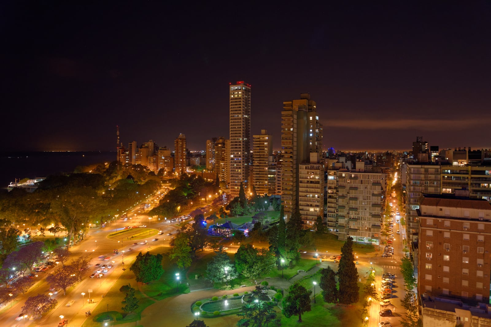 500px provided description: Tomada desde el Monumento Nacional a la Bandera. Taken from the National Flag Memorial in Rosario. [#city ,#tower ,#cityscape ,#skyline ,#skyscraper ,#financial district ,#