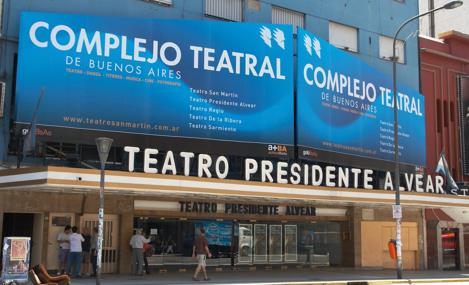 Teatro Presidente Alvear, Avenida Corrientes, barrio de San Nicolás, Buenos Aires, Argentina.