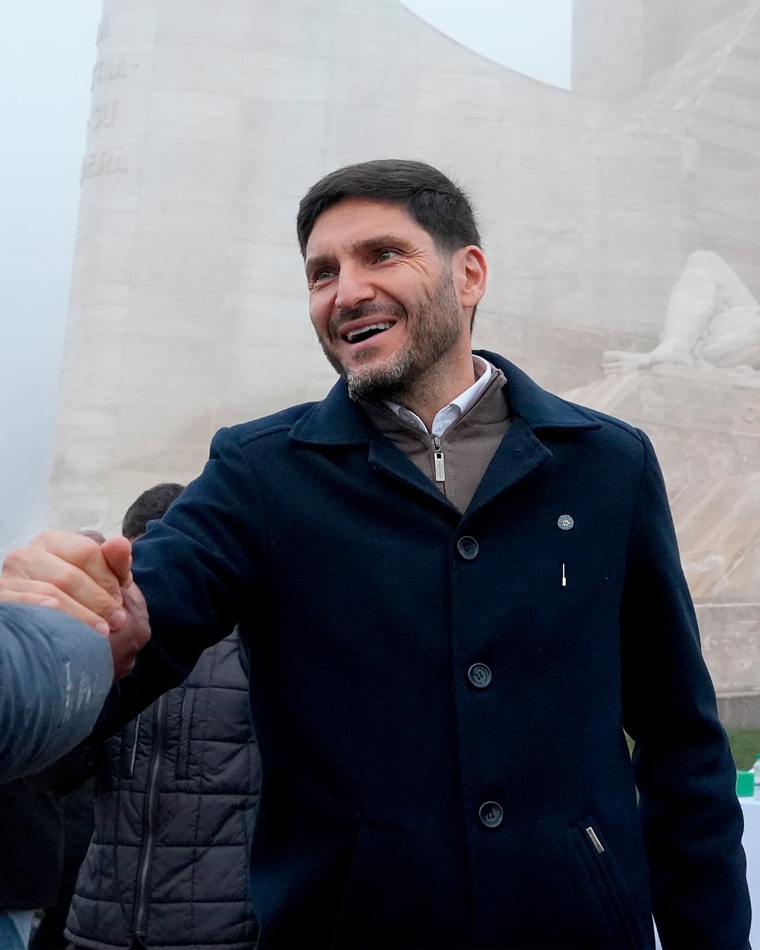 El gobernador Pullaro en las obras del Monumento Nacional a la Bandera.