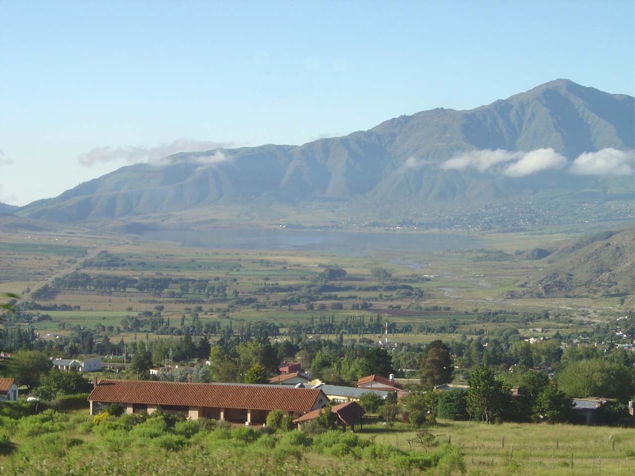 author: jlazarte (own work) caption: view of Tafi del Valle, Tucumán, Argentina