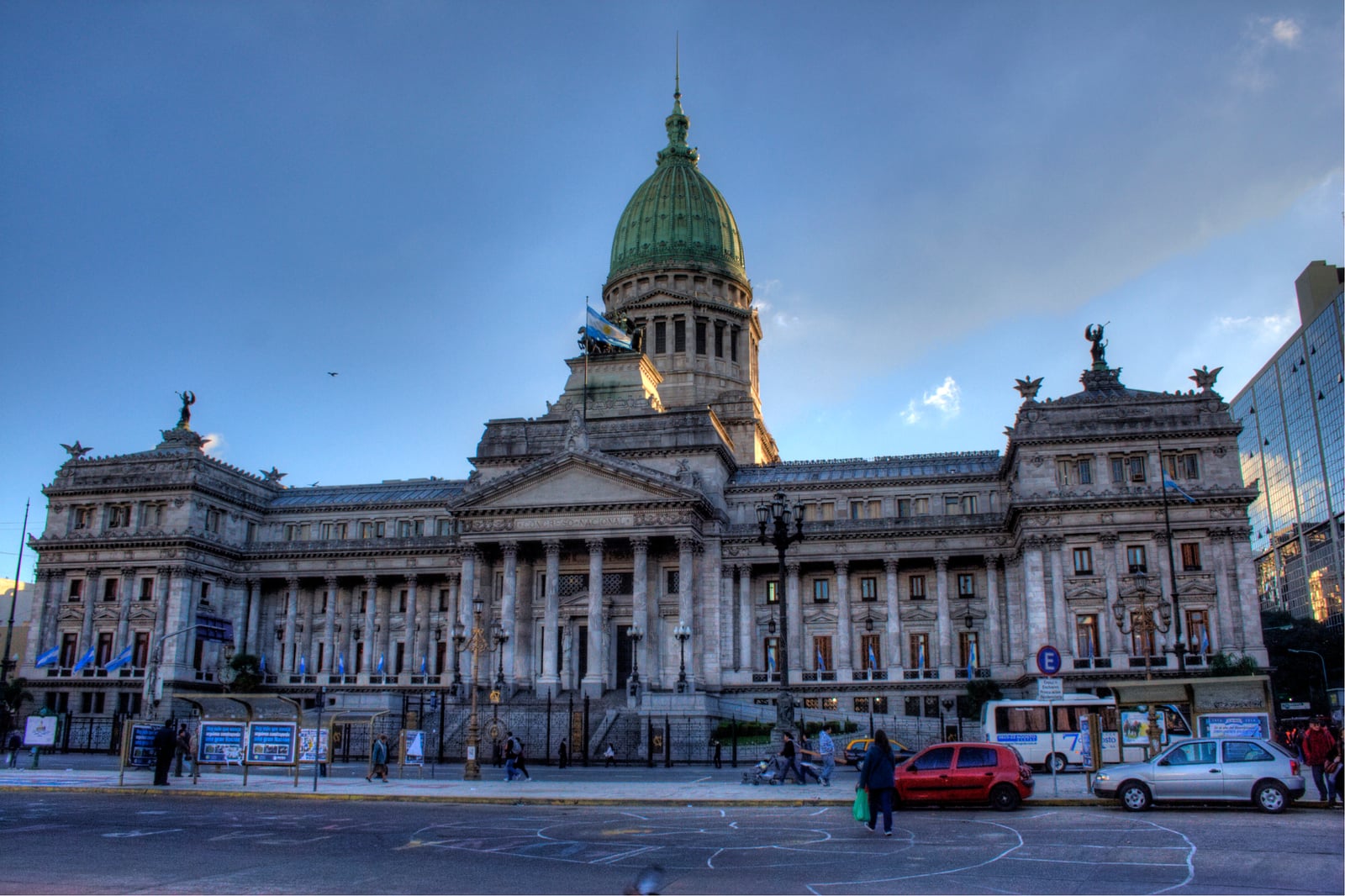 Full view of the Congreso Nacional facing Avenida Callao in Buenos Aires.