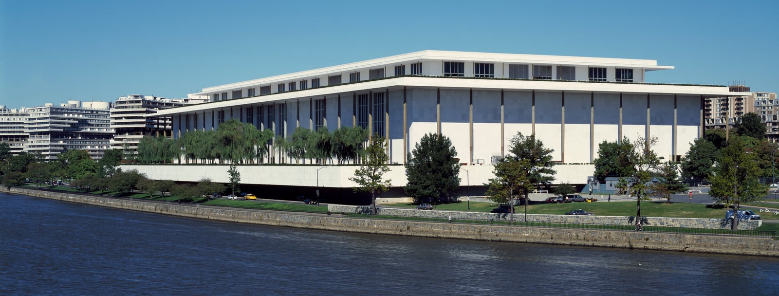 Title: Kennedy Center for the Performing Arts, Washington, D.C Physical description: 1 transparency : color ; 4 x 5 in. or smaller Notes: Title, date, and keywords provided by the photographer.; Digit