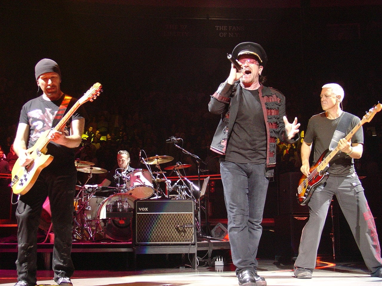 U2 on Vertigo Tour concert 21 November 2005, Madison Square Gardens, New York