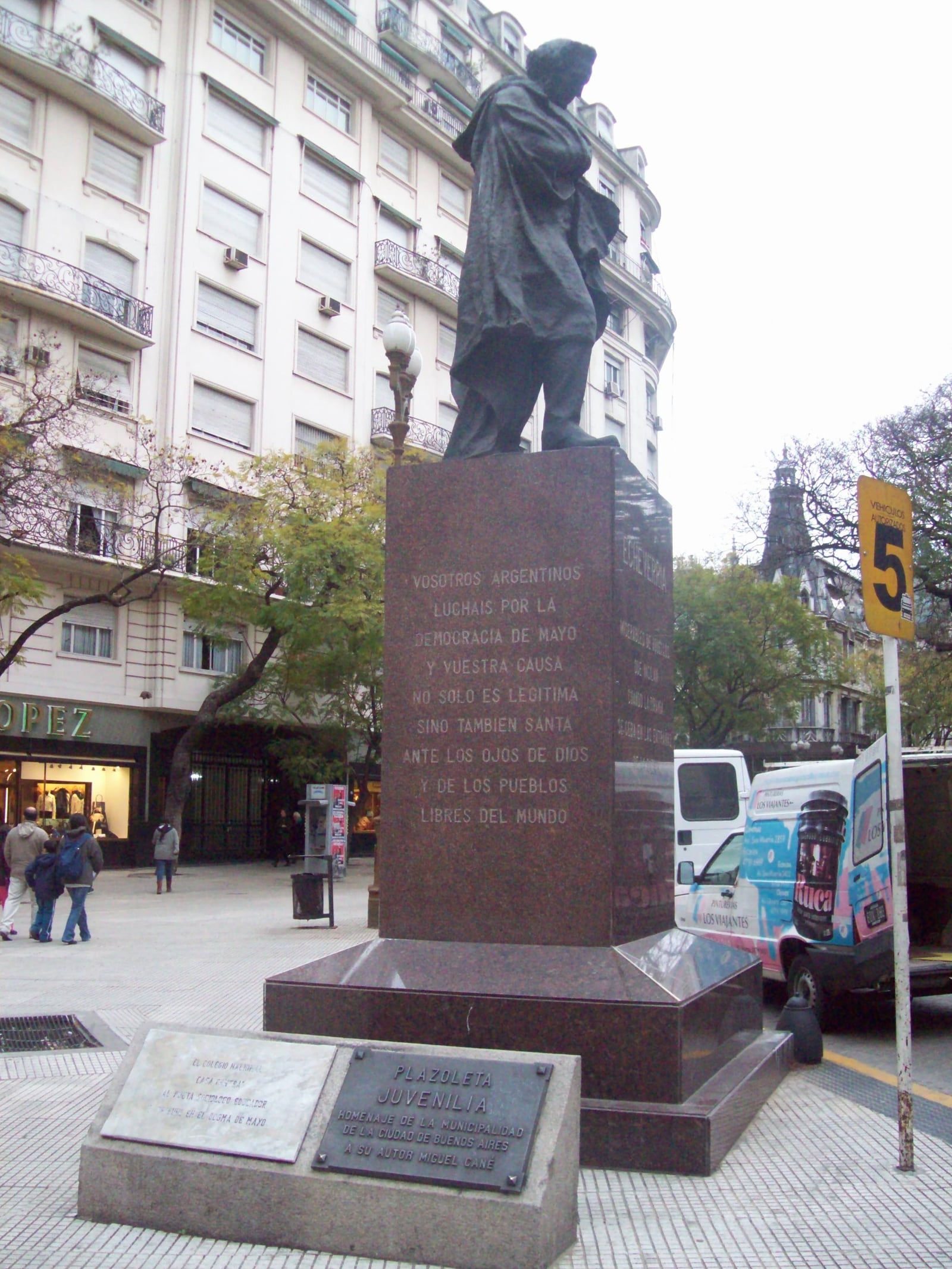This is a photo of an Argentine monument identified by the ID