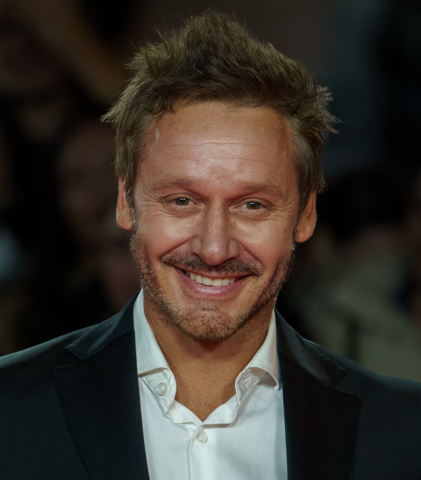 Benjamín Vicuña at the Red Carpet of the Malaga 2025 Festival next to Cervantes Theater